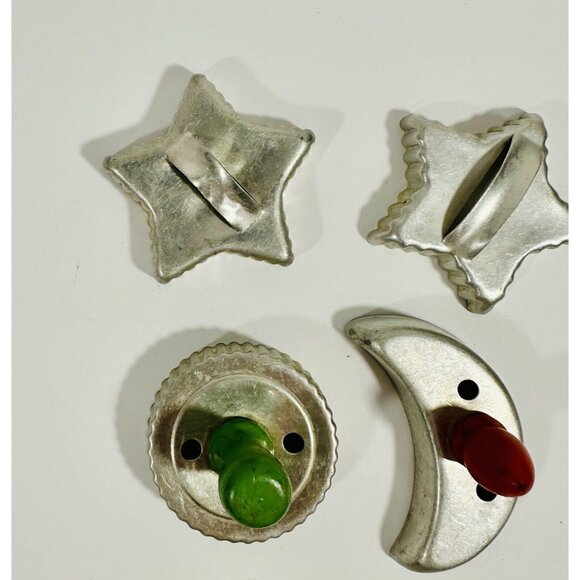 Cookie Cutters Vintage Metal Aluminum Biscuit Cutter Two Stars Moon Scotty Dog - Picture 4 of 8